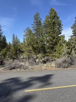 Bend Acreage Close to Town