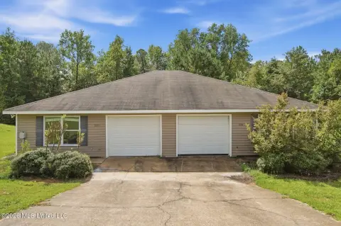 Renovated Duplex with Garages
