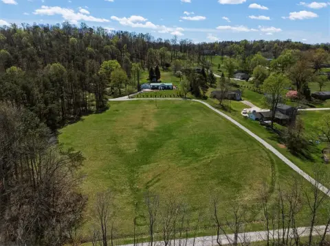 Hurricane WV Equestrian-Ready Acreage