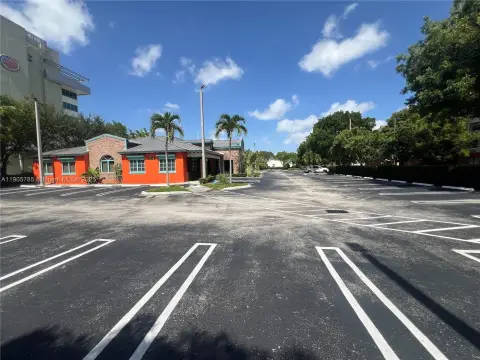 Doral Restaurant Ready for Lease