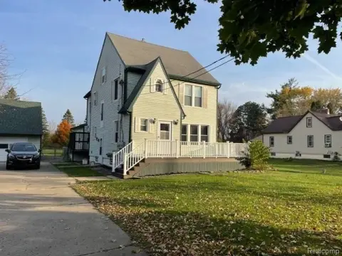 Triplex With Separate Utilities