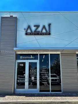 Storefront Space With 14-Foot Ceilings