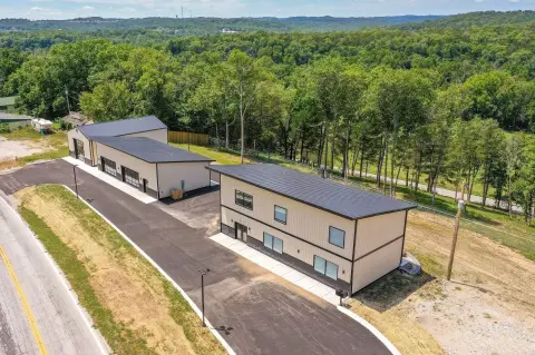 Versatile Flex Office/Warehouse Space