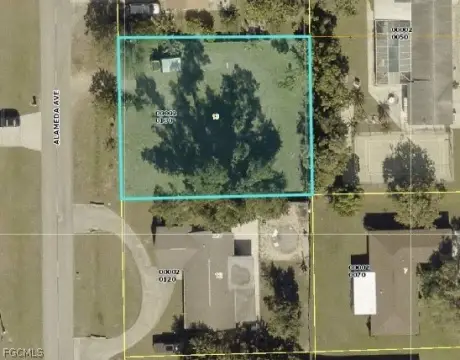 Residential Land in Fort Myers