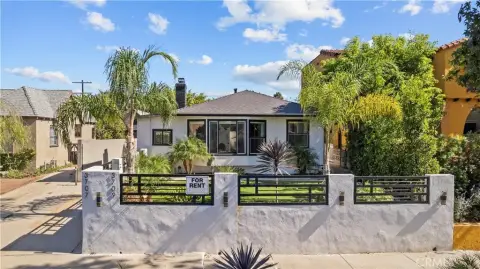 Updated Duplex with Private Yard