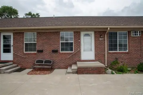 Ranch-Style Triplex