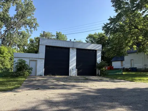 Mixed-Use Property with Overhead Doors