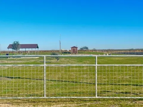 Unrestricted Land in Portland, Texas