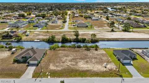 Waterfront Lot in Cape Coral