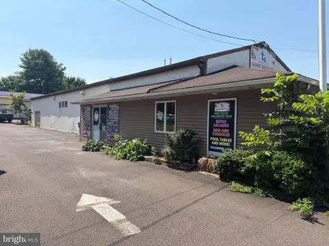 Flex Space with Garage Door Access