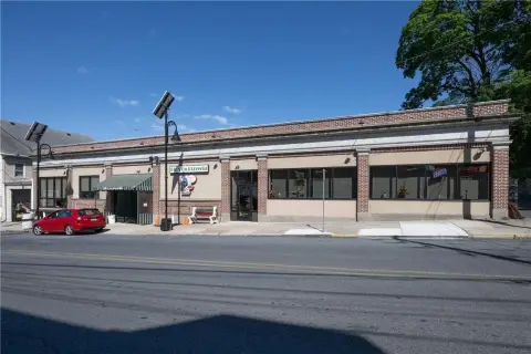 Established Pizza Restaurant with Real Estate