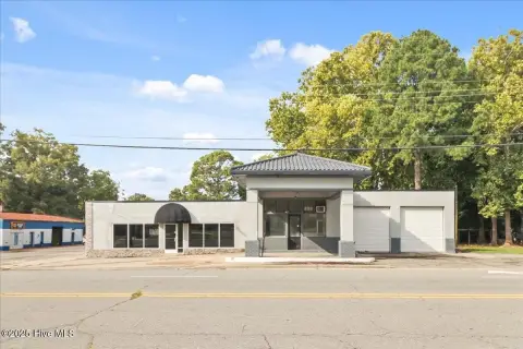 Flex Space with Showroom