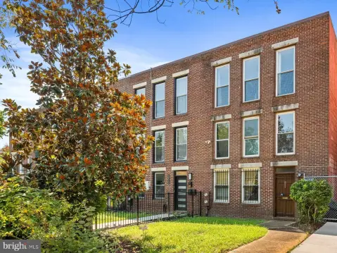 Updated Duplex with Parking