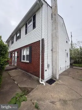 Twin-Style Residential Income Property