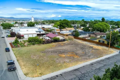 Mixed-Use Corner Lot