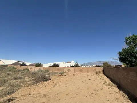 Land in Rio Rancho, NM