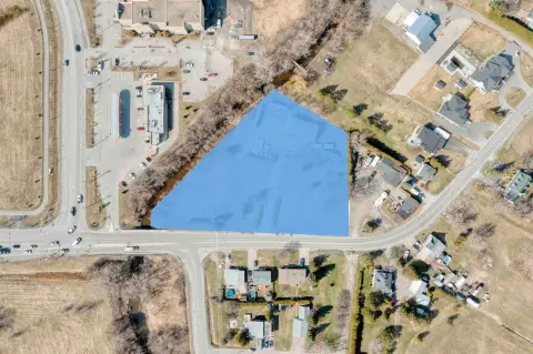Commercial Land with Garage
