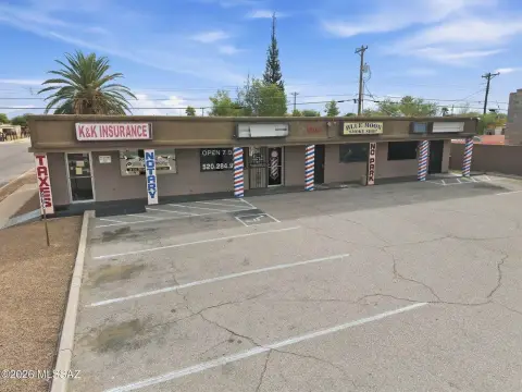 Freestanding Retail Building
