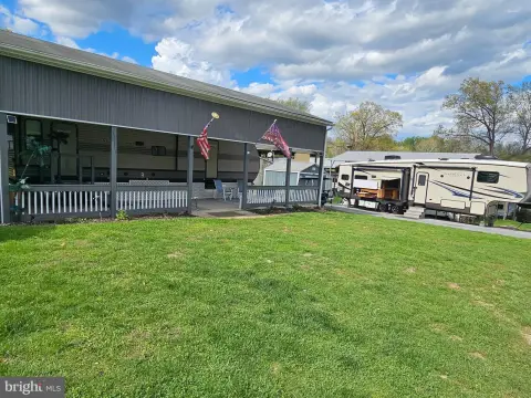 Campground Lots with Two Campers