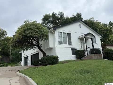 Duplex with Garage