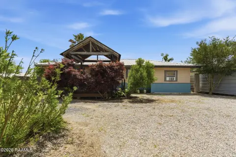 Adaptable Commercial Property, Lafayette