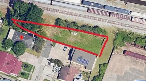 End-of-Street Development Land