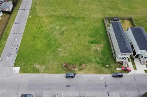 Vacant Land in Algiers Point