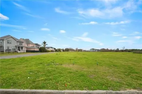 Vacant Land in Algiers Point