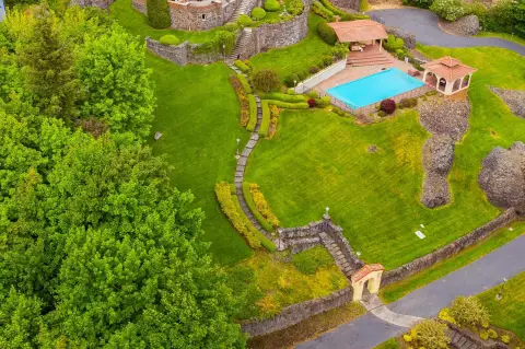 Spacious Lot in Desirable Rockwood