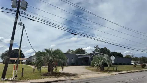 Versatile Event Venue on Highway