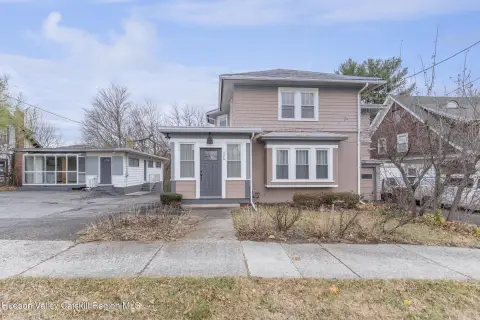 Mixed-Use Property in Port Ewen