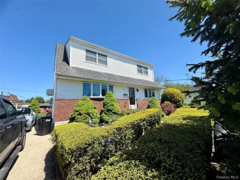 Copiague Legal Detached Duplex
