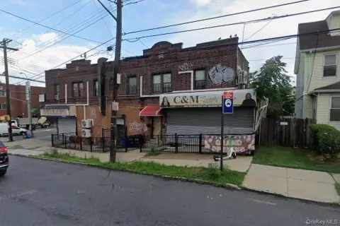 Prime Retail Space in Hub