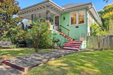 Four-Bedroom Duplex with Porch