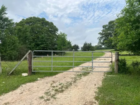 Unrestricted Land Near Anderson, TX