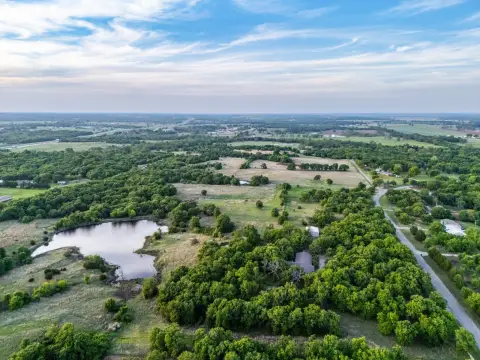 Versatile Farm and Estate Opportunity