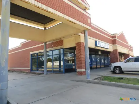 Versatile Commercial Property in Port Lavaca