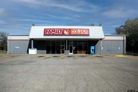 Retail Building in Athens, TX
