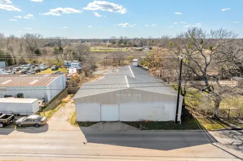 Warehouse with Gated Yard