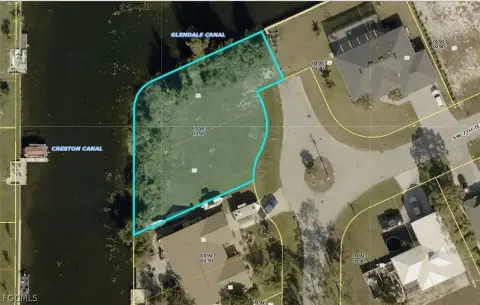 Waterfront Lot in Cape Coral