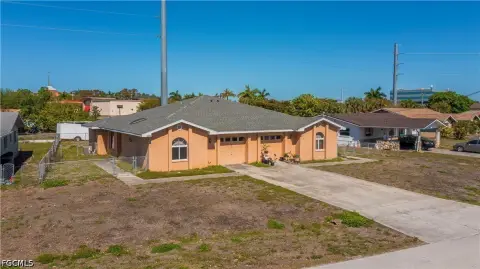 Well-Maintained Duplex Near Del Prado