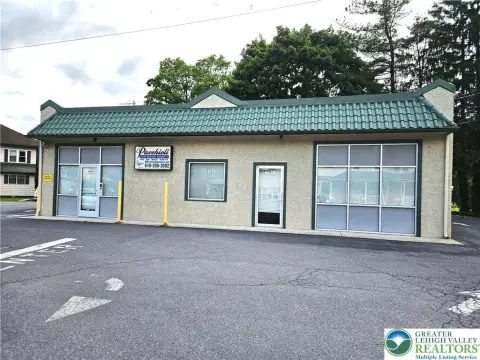 Commercial Property in Martins Creek