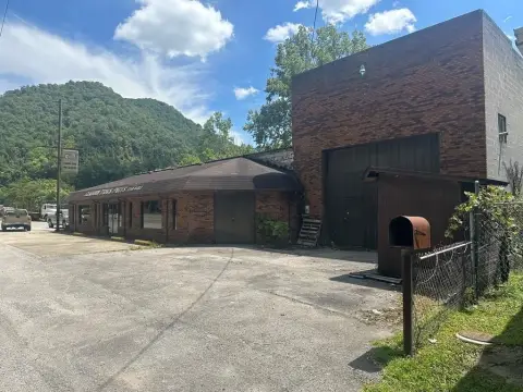 Truck Parts and Repair Shop