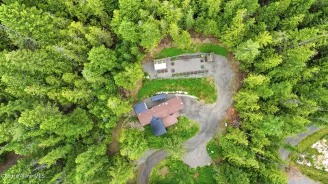 Sagle Acreage with Building Site