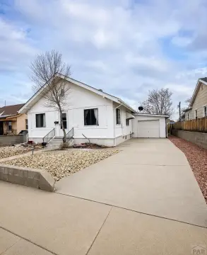 Duplex with Detached Cottage