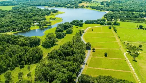 Dade City Lakefront Acre Lot