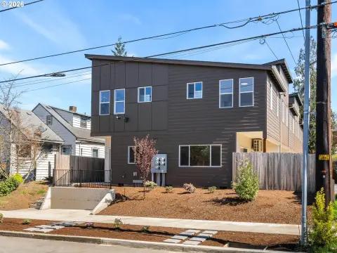 New Multifamily Townhouse in Portland