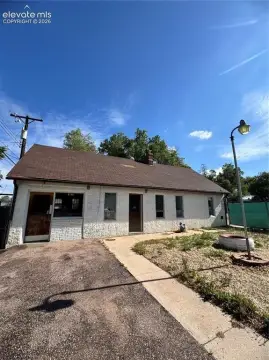 Commercial Property with Large Lot