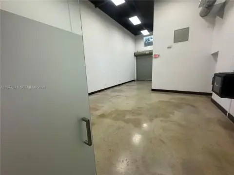 Doral Office-Warehouse Unit For Rent