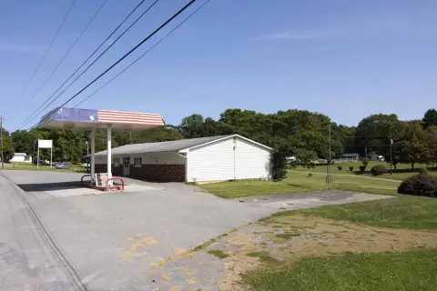 Gas Station with Deli Facilities